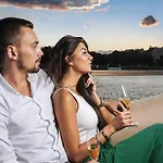 Vipliving Houseboat